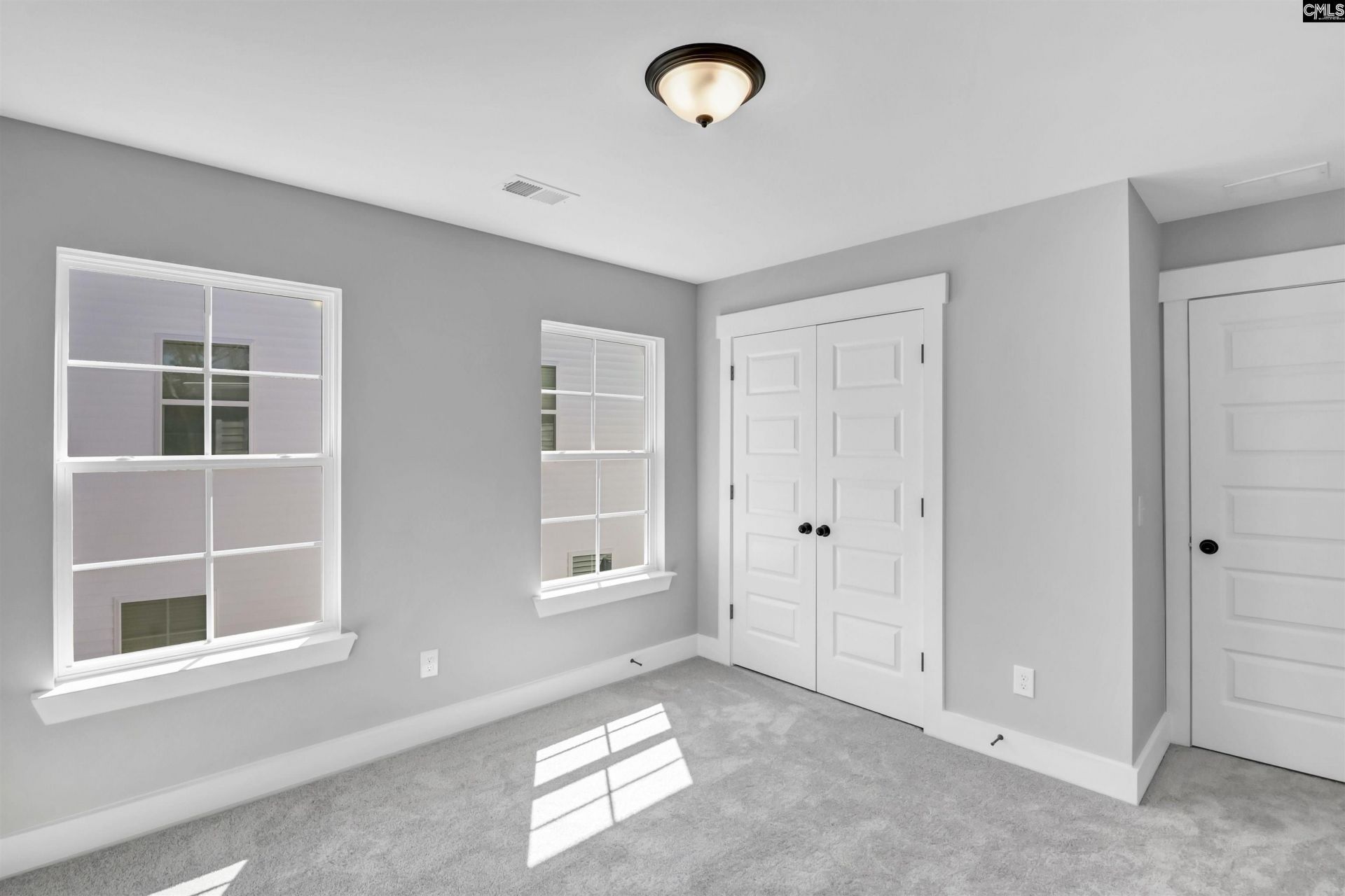 631 Thunder Gulch Avenue Photo 34