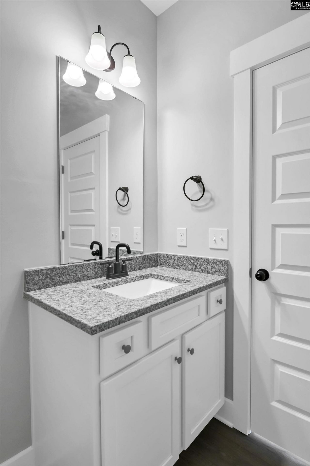 631 Thunder Gulch Avenue Photo 9