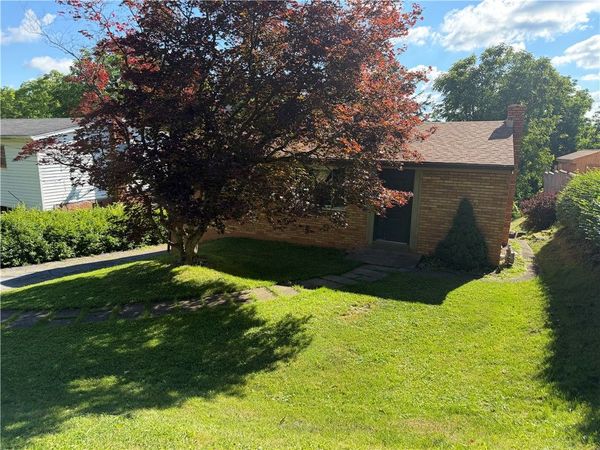 1677 Dunluce Drive , Pittsburgh, PA 15037