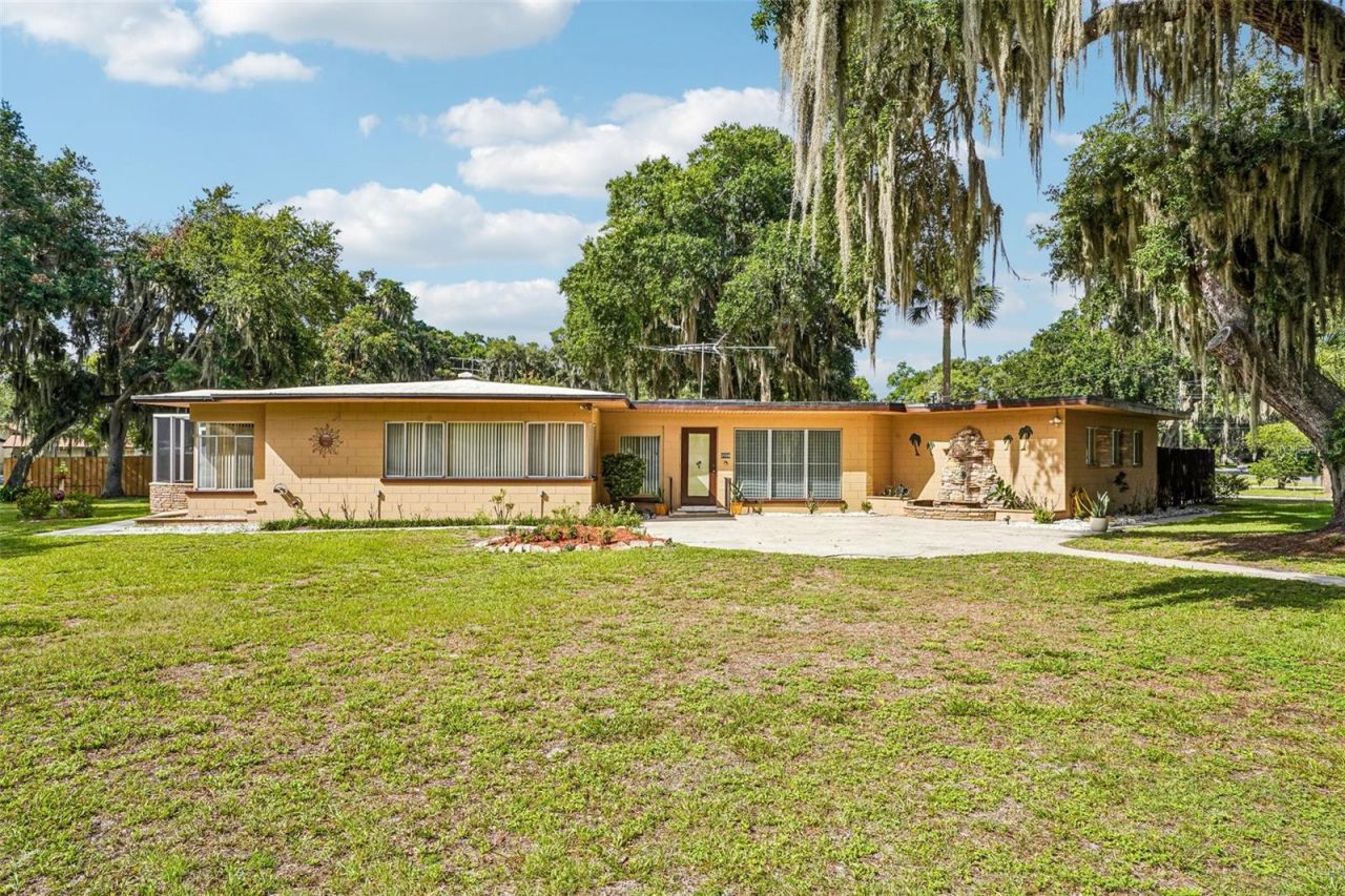 2936 Lake Joanna Drive, Eustis, FL 32726 Main Photo
