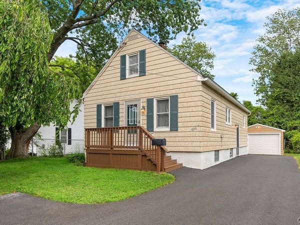 606 Boston Road , Syracuse, NY 13211