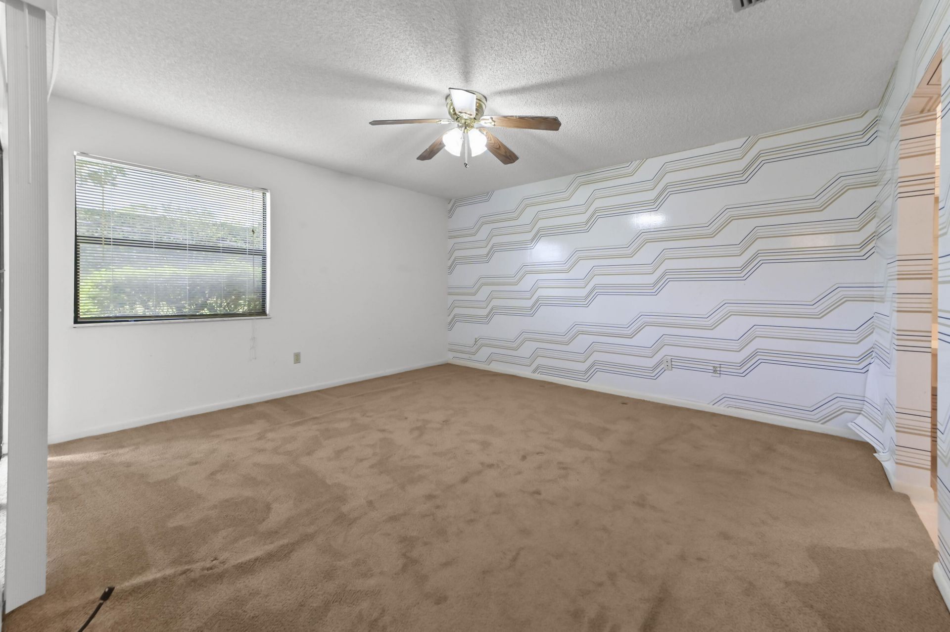105 Lakeview Drive E, Royal Palm Beach, FL 33411 Photo