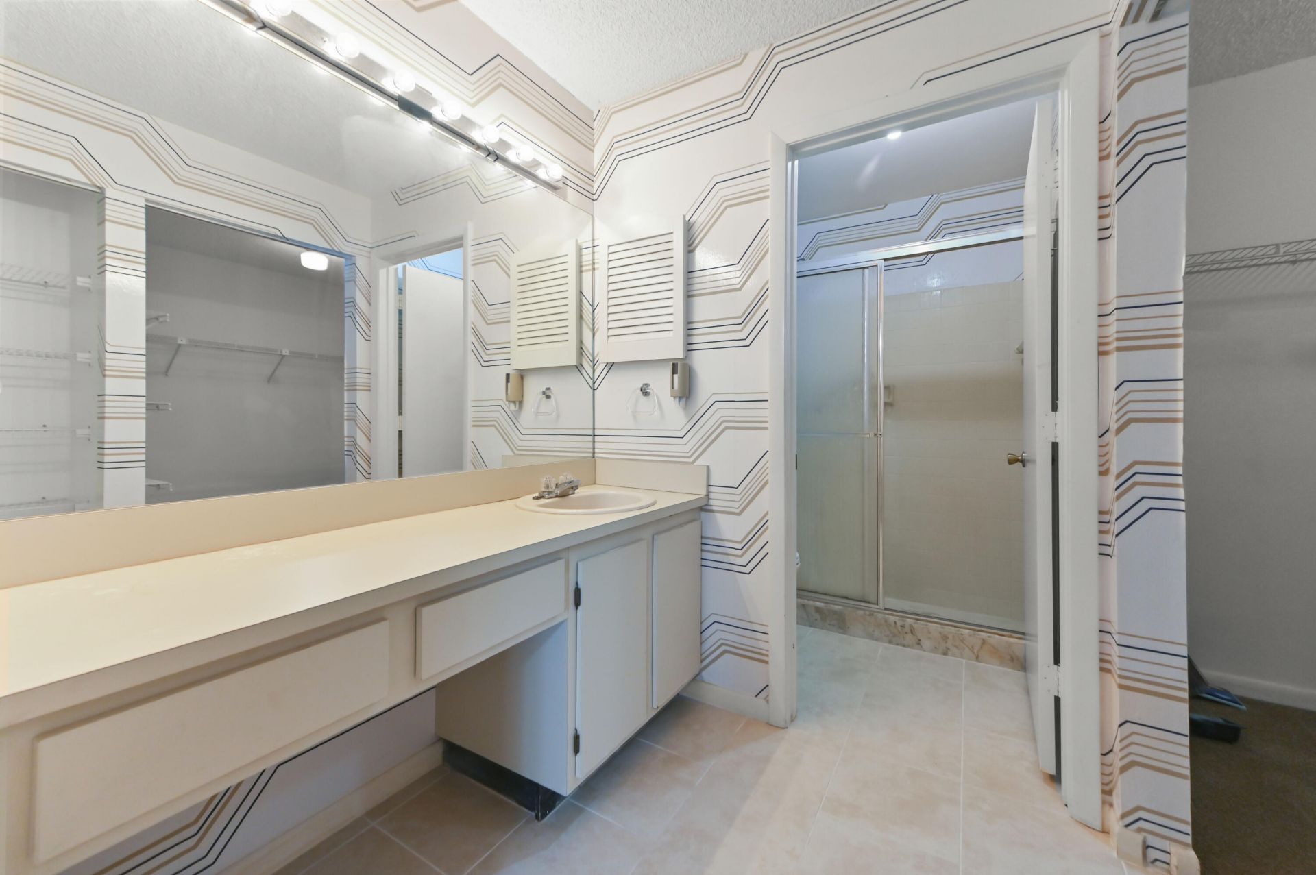 105 Lakeview Drive E, Royal Palm Beach, FL 33411 Photo