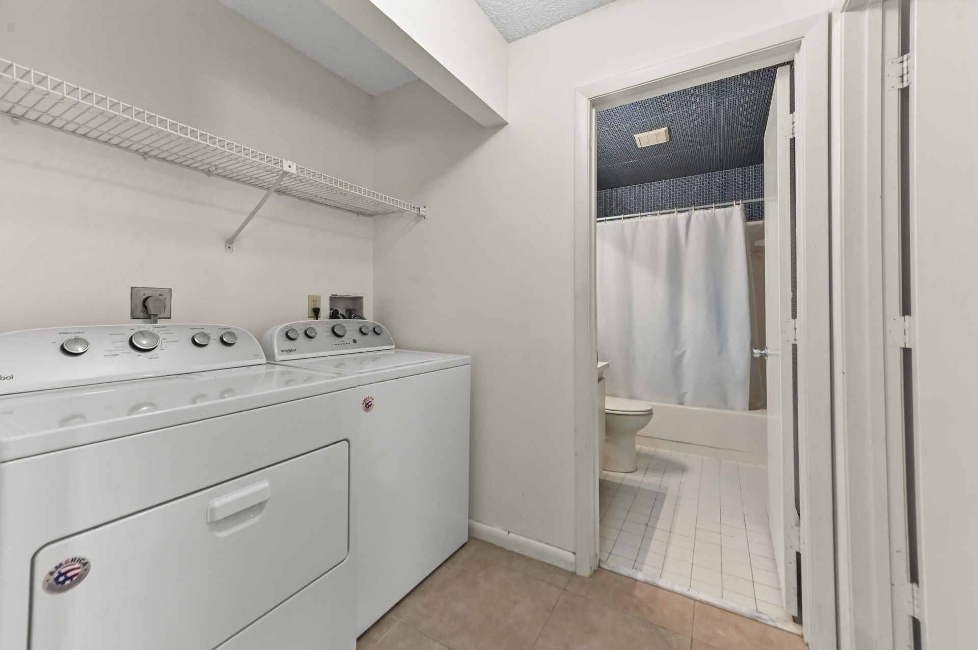 105 Lakeview Drive E, Royal Palm Beach, FL 33411 Photo