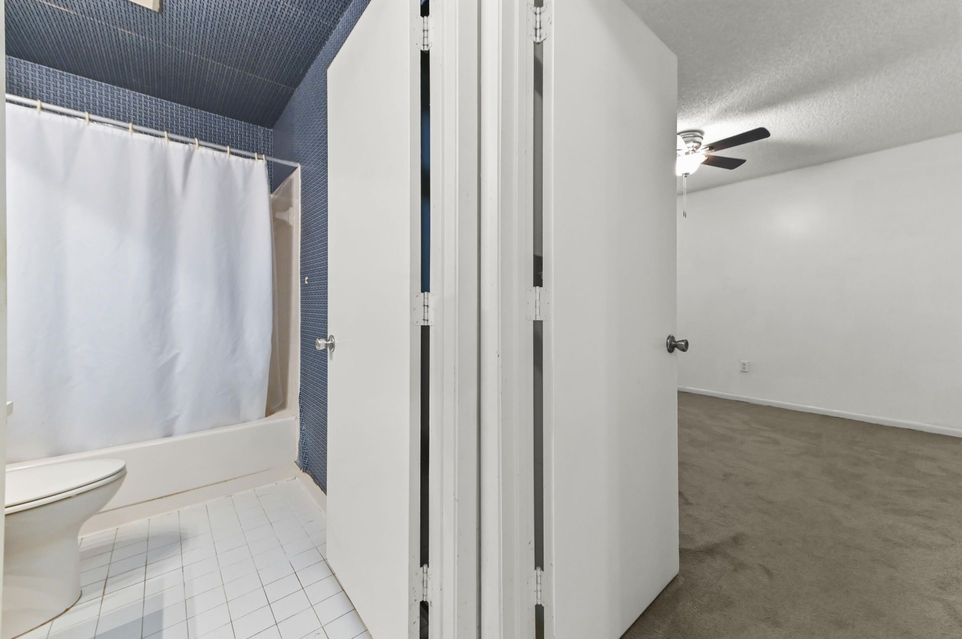 105 Lakeview Drive E, Royal Palm Beach, FL 33411 Photo