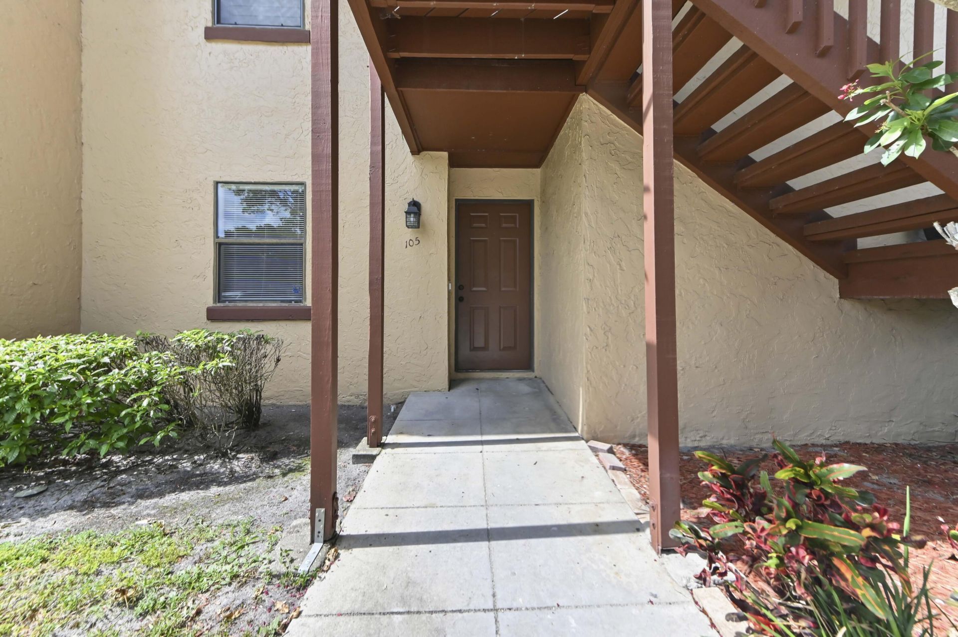 105 Lakeview Drive E, Royal Palm Beach, FL 33411 Photo