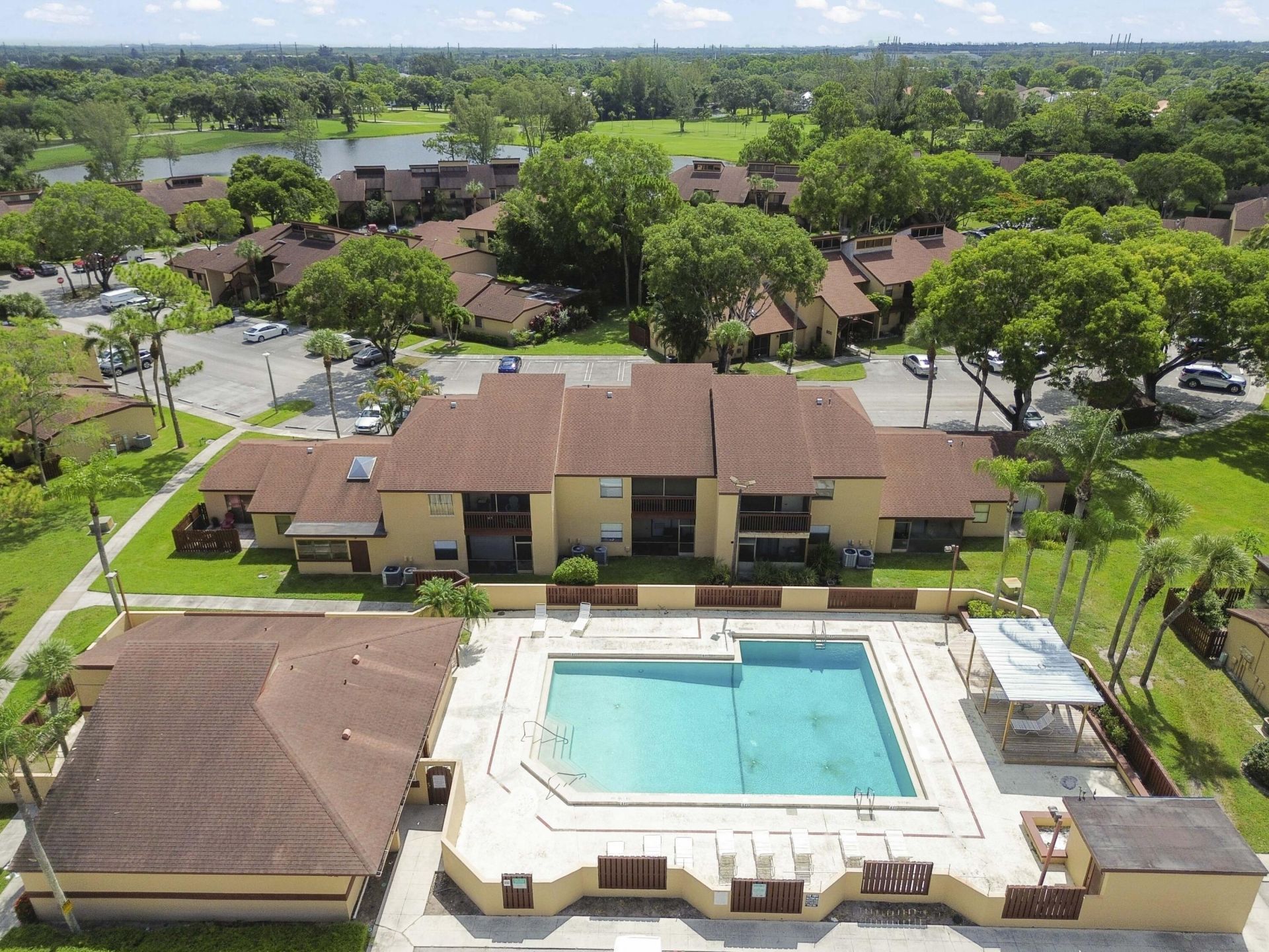 105 Lakeview Drive E, Royal Palm Beach, FL 33411 Photo
