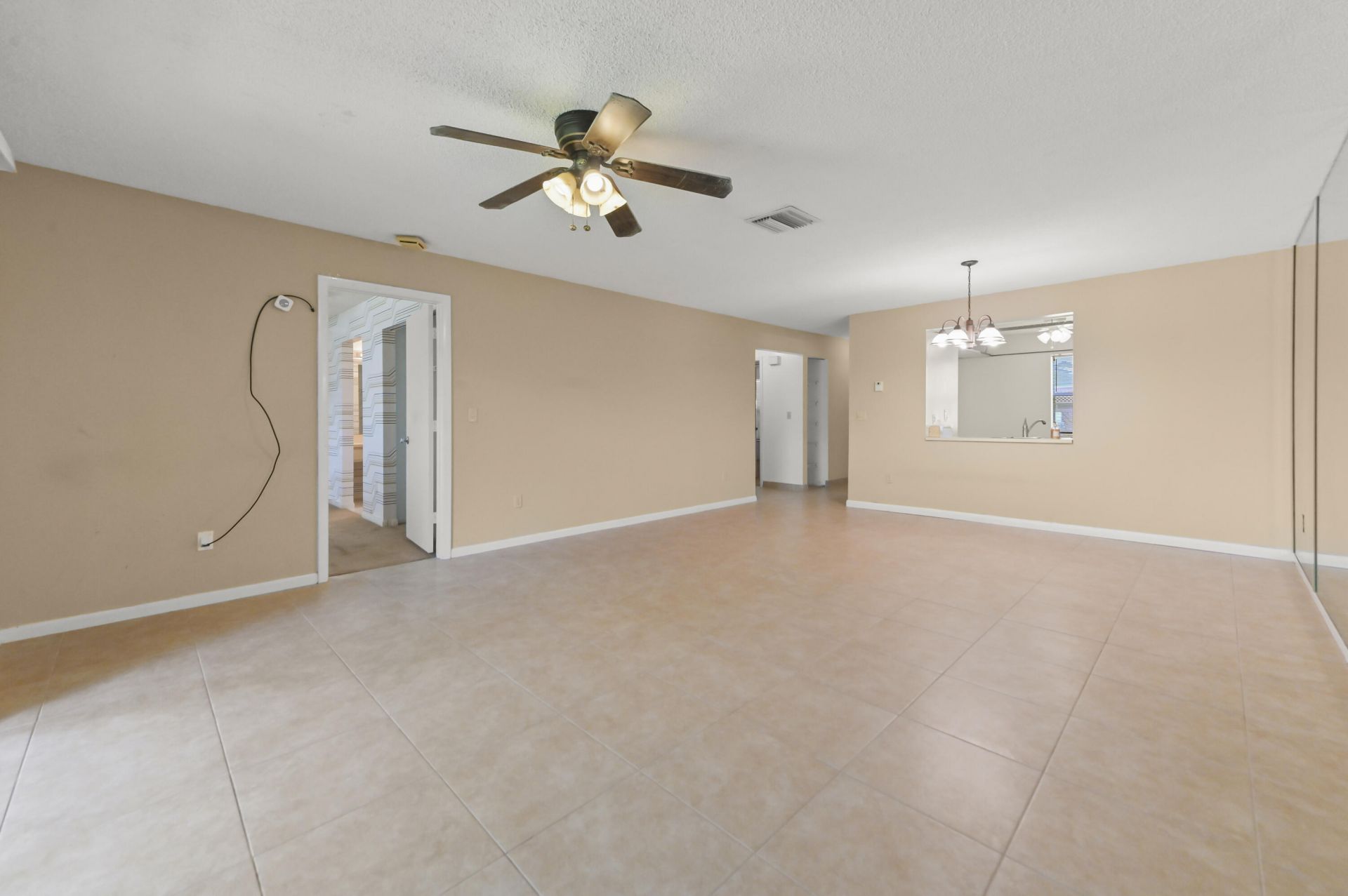 105 Lakeview Drive E, Royal Palm Beach, FL 33411 Photo