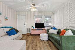 4516 Seaview St. photo 4