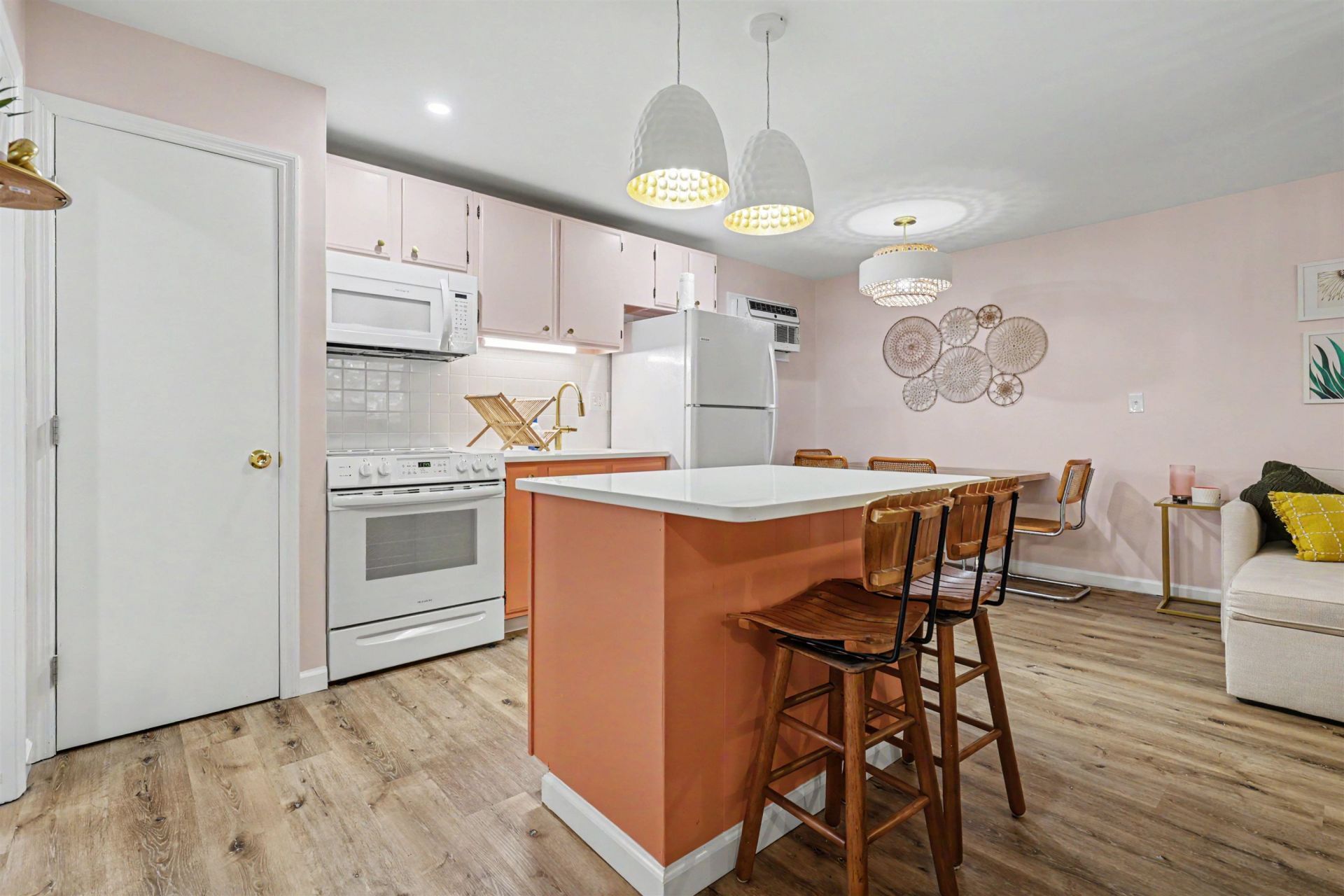 4516 Seaview St. Photo 8
