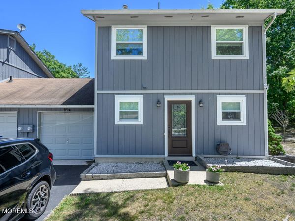 16 Finch Road, Howell, NJ 07731