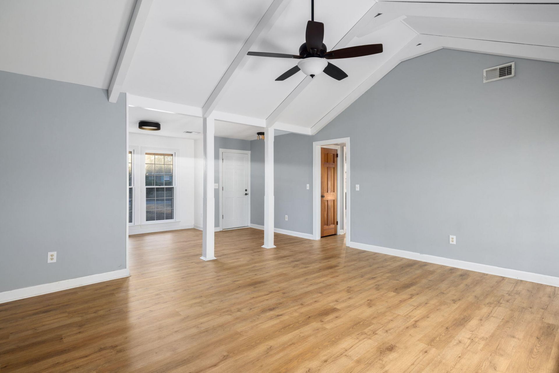126 W Marion Road Photo 7