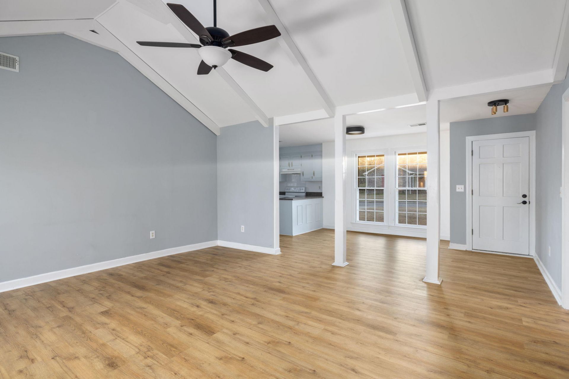 126 W Marion Road Photo 8