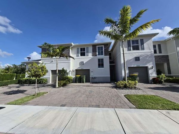 834 SE 16th Ct , Homestead, FL 33034
