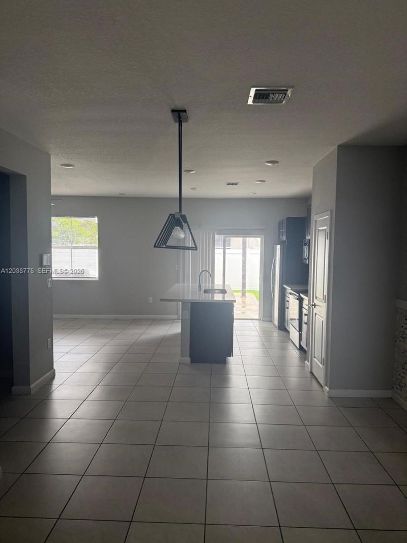 834 SE 16th Ct , Homestead, FL 33034 Photo