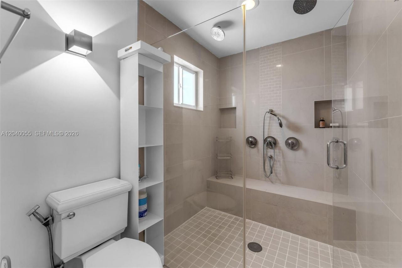 8 Pinta Rd , Miami, FL 33133 Photo