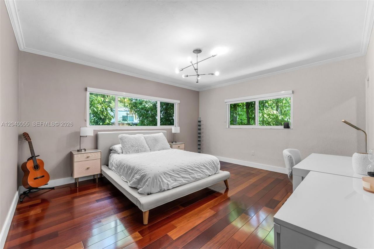 8 Pinta Rd , Miami, FL 33133 Photo