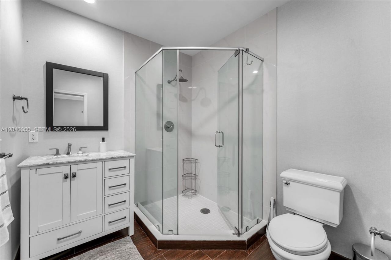 8 Pinta Rd , Miami, FL 33133 Photo
