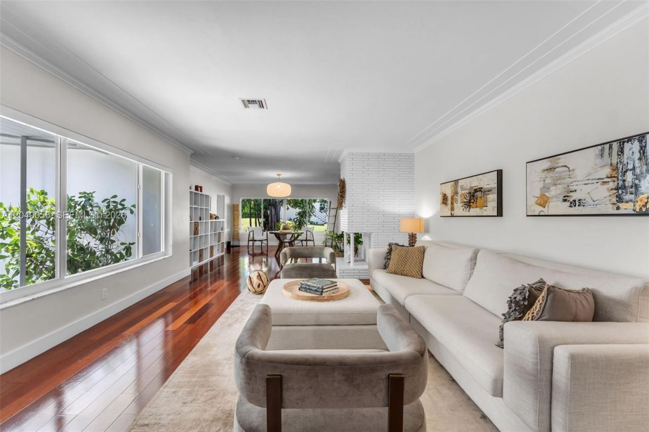 8 Pinta Rd , Miami, FL 33133 Photo