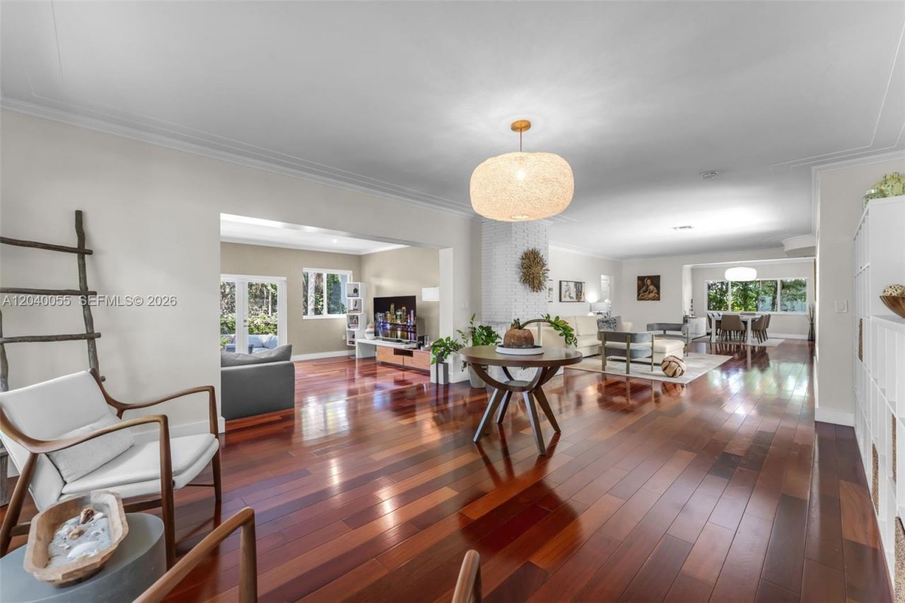 8 Pinta Rd , Miami, FL 33133 Photo