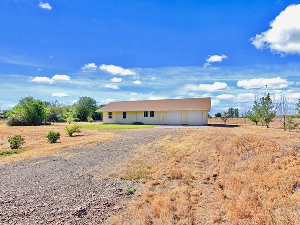 1525 NE Beaman St, Mountain Home, ID 83647