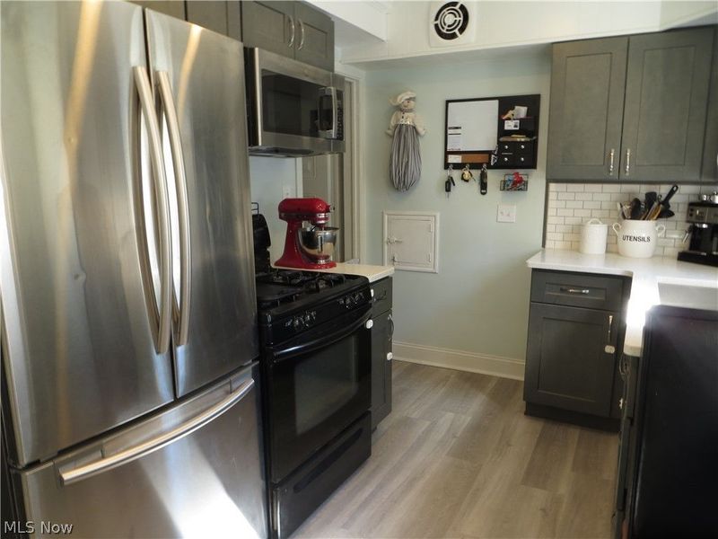 4347 Redding Road, Cleveland, OH 44109 Photo 14