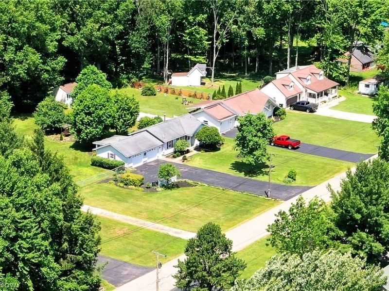 364 Mackey Drive, Vienna, OH 44473 Photo 3