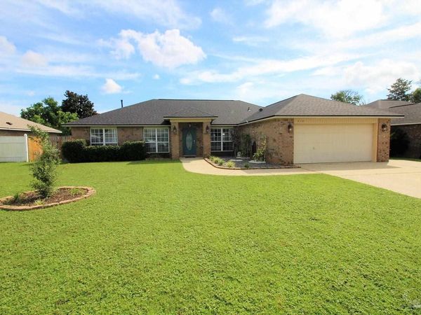 616 Buoy Dr, Pensacola, FL 32507
