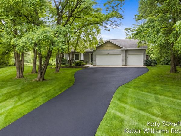 4611 Windcliff Drive NE, Rockford, MI 49341