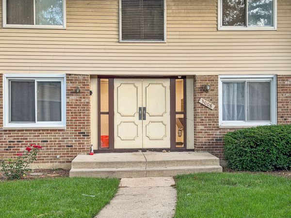 3008 Roberts Drive , Unit 7, Woodridge, IL 60517