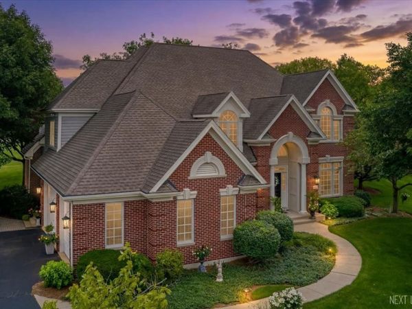 955 Harbor Town Court, Geneva, IL 60134