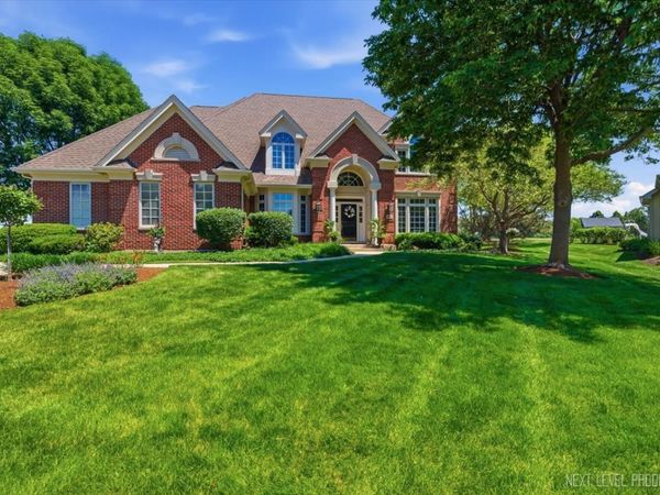 955 Harbor Town Court, Geneva, IL 60134