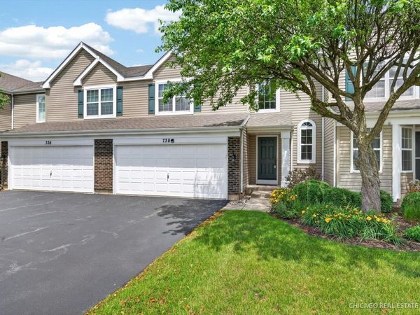 738 Silk Oak Lane, Crystal Lake, IL 60014