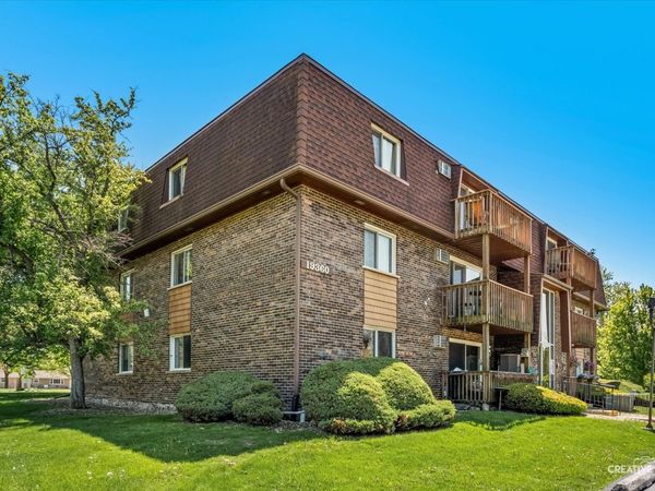 19360 Wolf Road , Unit 9, Mokena, IL 60448