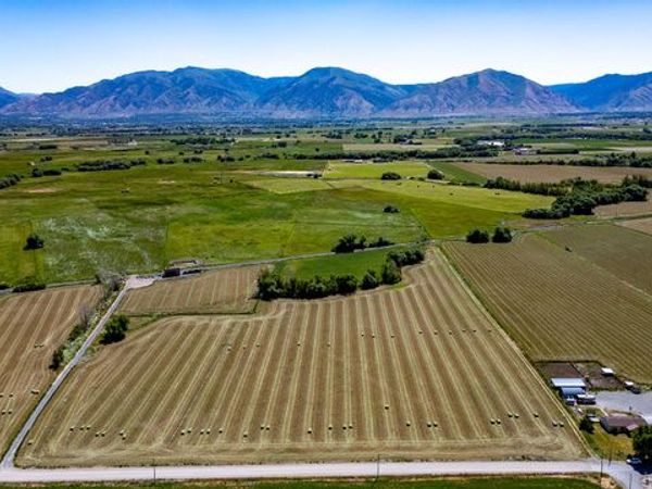 Wellsville, UT 84339