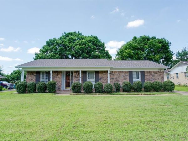 615 Oxford Drive , Sherman, TX 75092