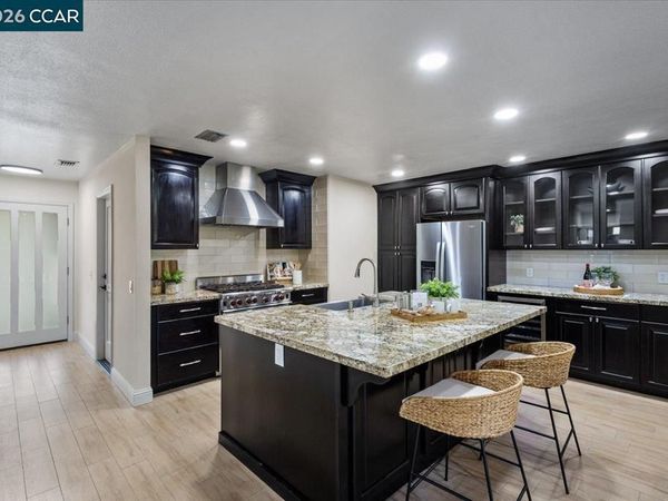 102 Vineyard Cir, Yountville, CA 94599