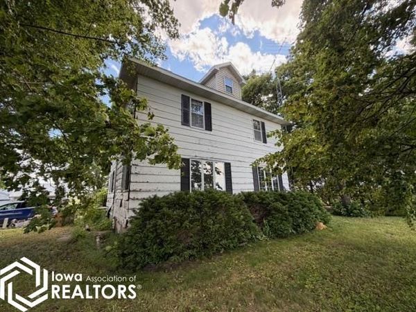 1030 250Th Street, Britt, IA 50423