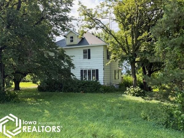 1030 250Th Street, Britt, IA 50423