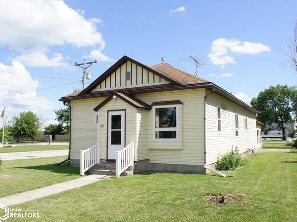 100 Cecilia Street, Woolstock, IA 50599