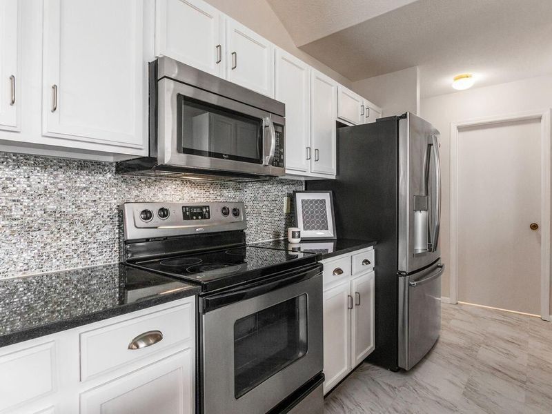 1244 Amberlea Drive E, Unit 18, Columbus, OH 43230 Photo 12