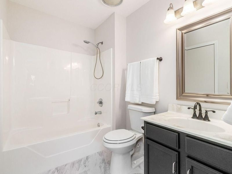 1244 Amberlea Drive E, Unit 18, Columbus, OH 43230 Photo 29