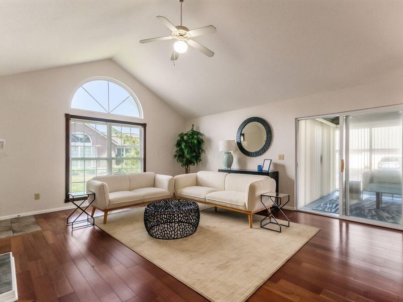 1244 Amberlea Drive E, Unit 18, Columbus, OH 43230 Photo 6