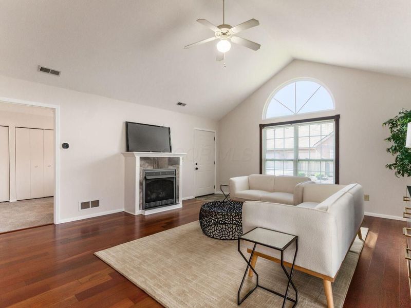 1244 Amberlea Drive E, Unit 18, Columbus, OH 43230 Photo 7
