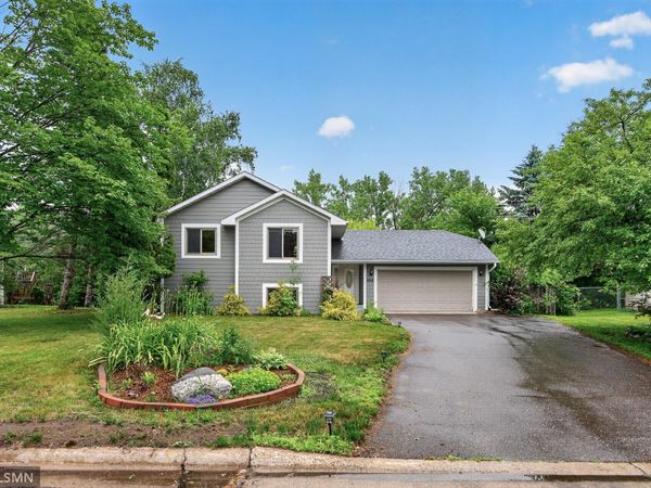 266 Hallam Curve , Mahtomedi, MN 55115
