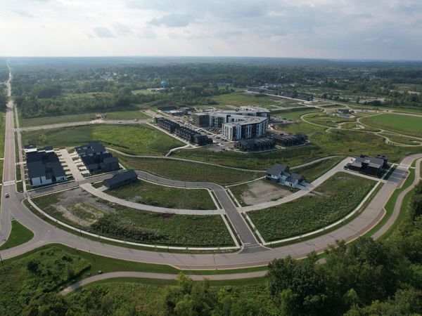 9401 S Lake Vista Pkwy, Unit 3005, Oak Creek, WI 53154