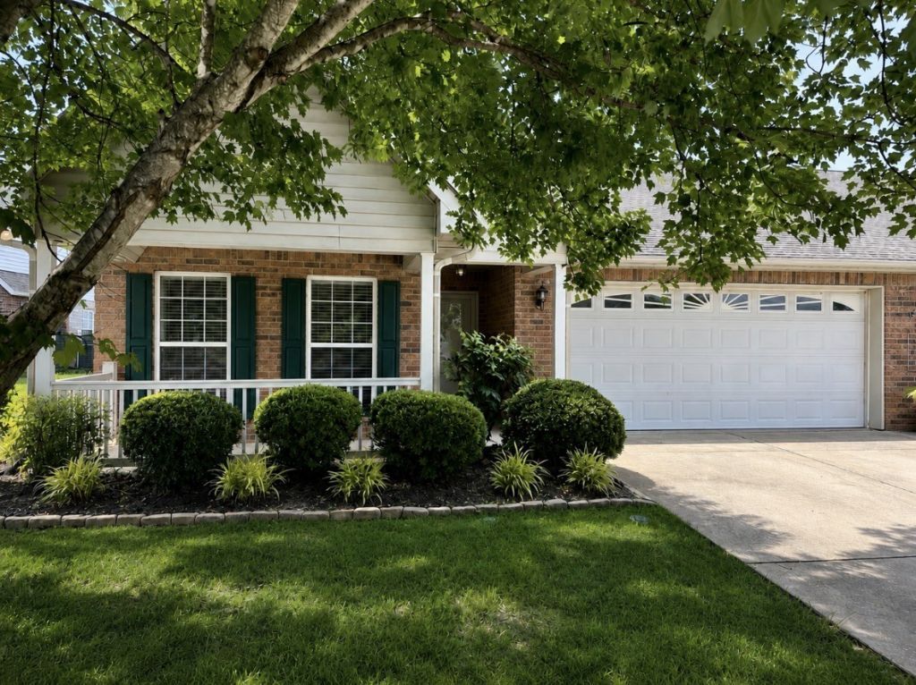 1302 Crofton Park Ct , Columbia, TN 38401 Main Photo