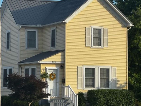 315 E State Street , Newcomerstown, OH 43832