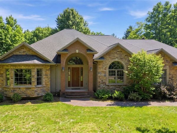 12065 Pheasant Court , Chardon, OH 44024