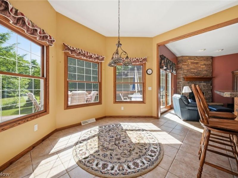 12065 Pheasant Court, Chardon, OH 44024 Photo 10